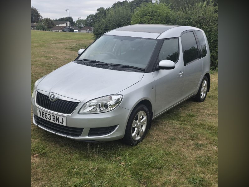 2013 SKODA ROOMSTER 1,995... photo